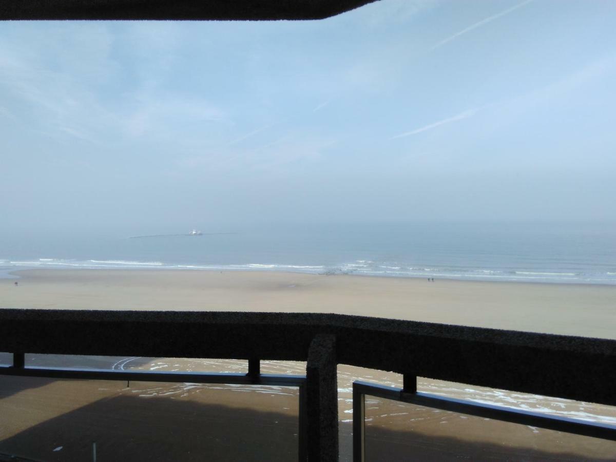 Residentie Aldis Met Zeezicht Oostende Exterior foto
