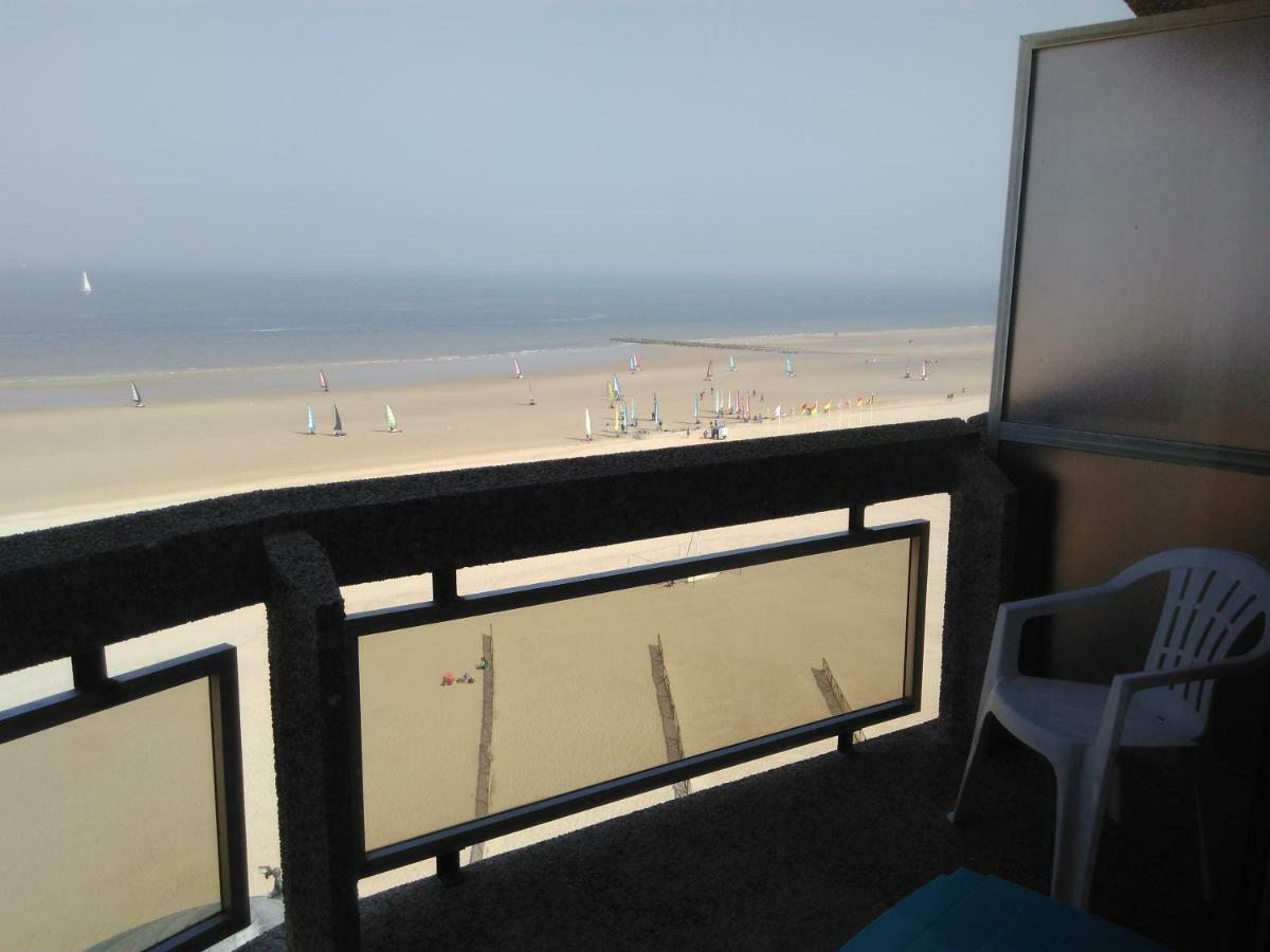 Residentie Aldis Met Zeezicht Oostende Exterior foto